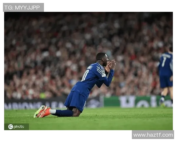 中超激战：多特蒙德与巴黎圣日耳曼战平补时进球引发争议判罚全场沸腾